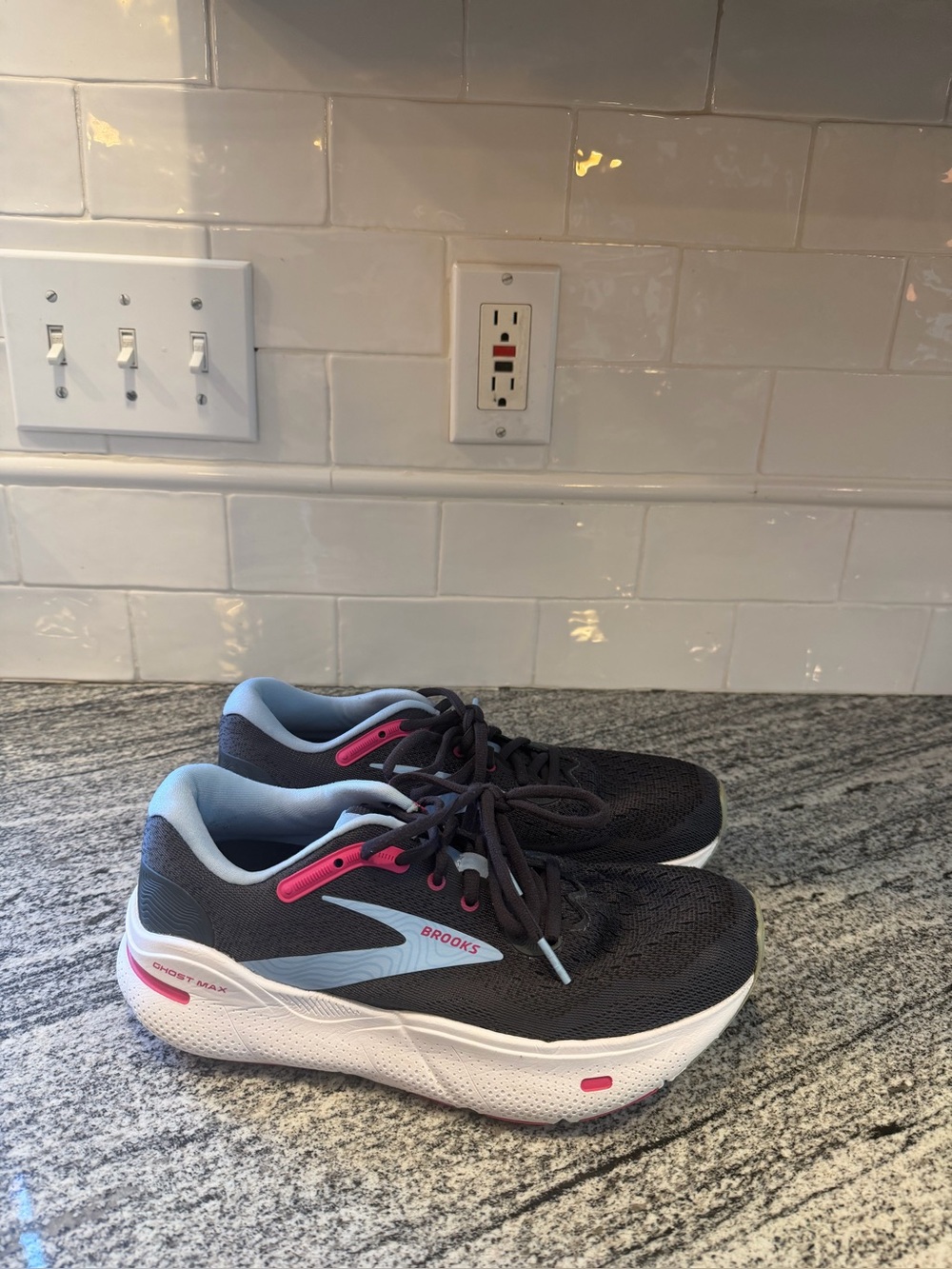 Women’s Brooks Ghost Max Size 8.5